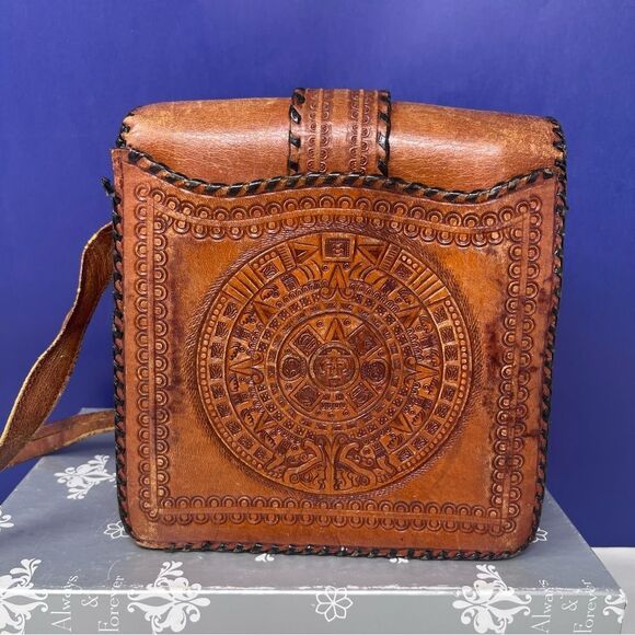 Vintage Distressed Hand-tooled Mandala Floral Leather Square Shoulder Bag - Picture 6 of 12